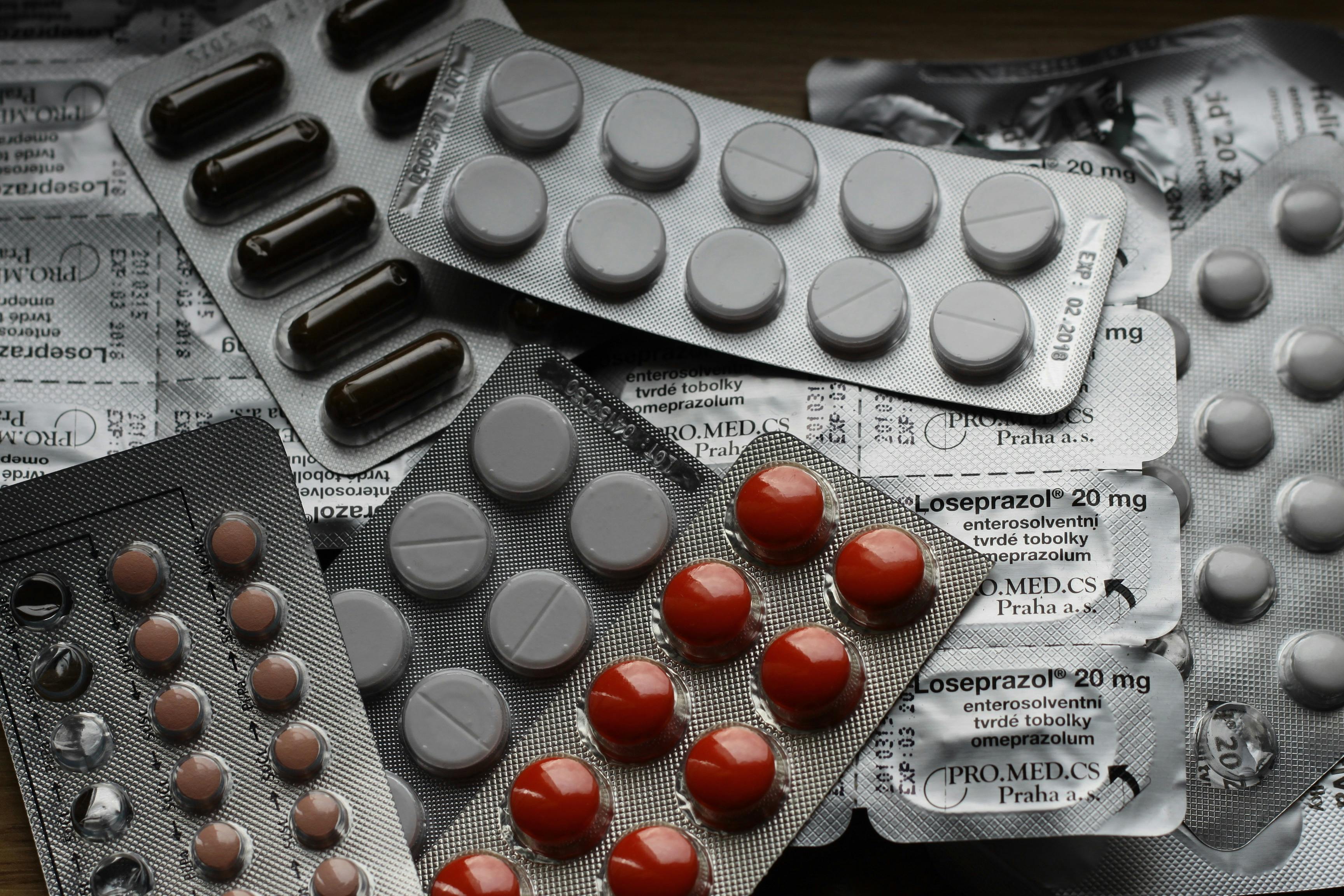 Pharmaceutical tablets and medication blister packs